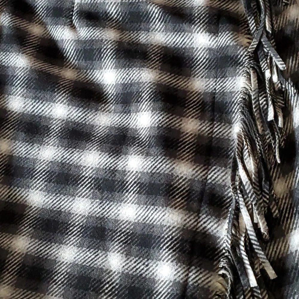 Asymmetrical Fringe Skirt - Picture 3 of 6